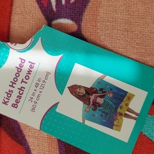 nwt kids hooded beach towel mermaid 24 x 48